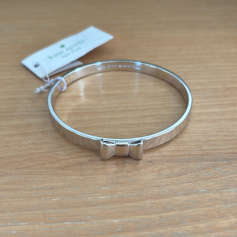 Kate spade NWT “take a bow” bow bangle bracelet in silver